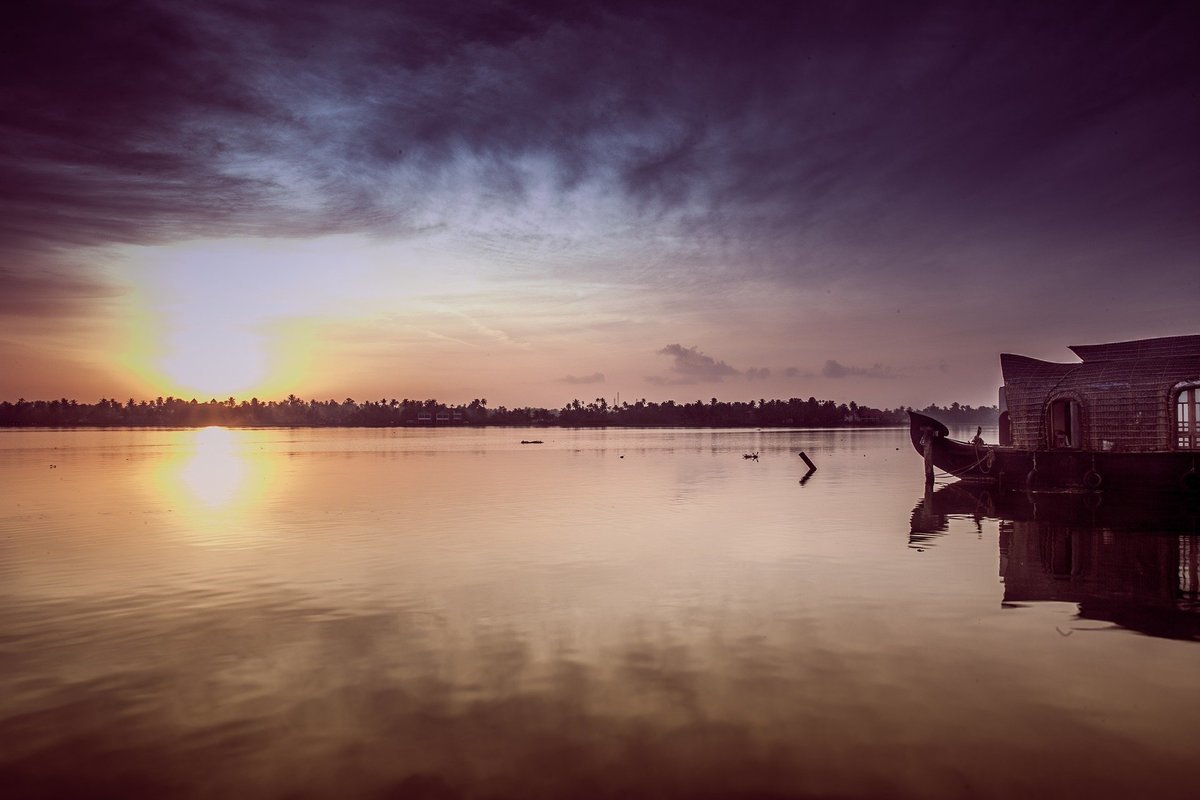 Honeymoon Packages in Kerala Houseboat - Collection Honeymoon Packages in Kerala Houseboat - Collection
